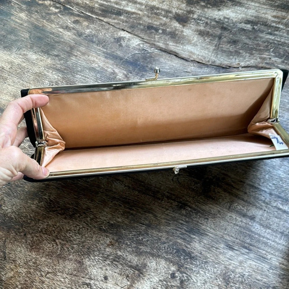 Vintage black kisslock clutch purse lined by HL USA - Picture 2 of 10